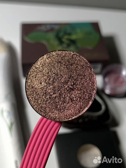 Косметика и кисть б/у