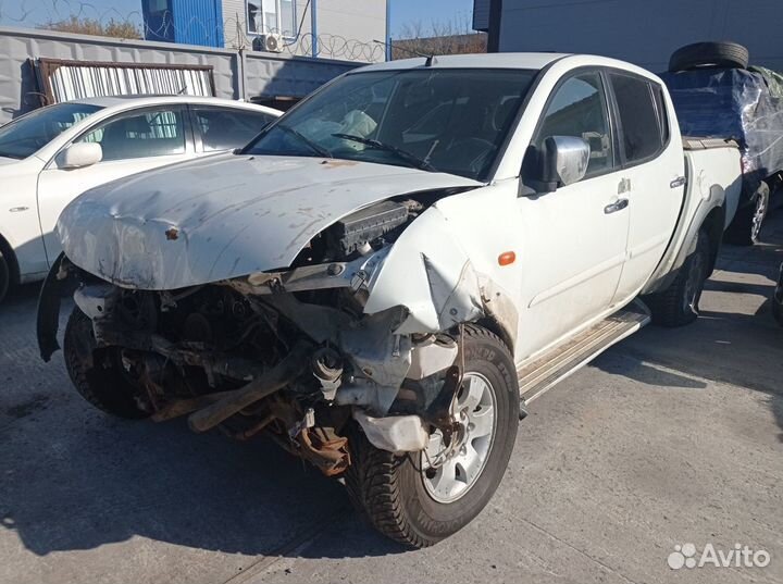 Mitsubishi L200 2.5 МТ, 2008, битый, 205 000 км