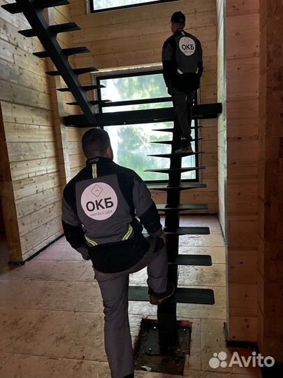 Водитель монтажник лестниц