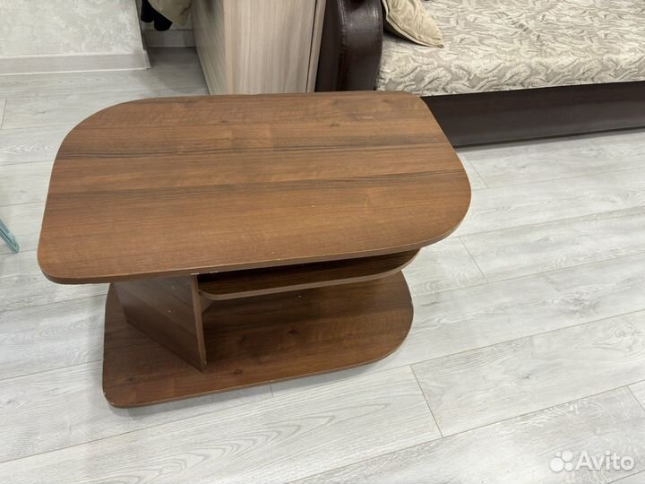 Журнальный столик