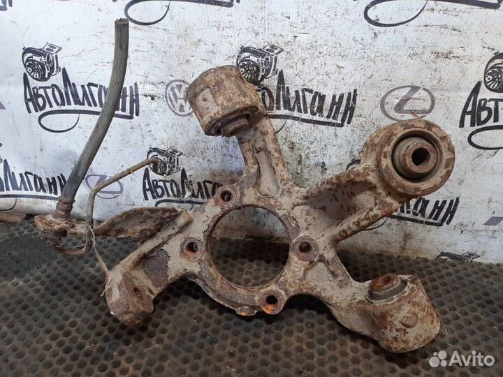 Кулак (цапфа) задний левый Suzuki Grand Vitara