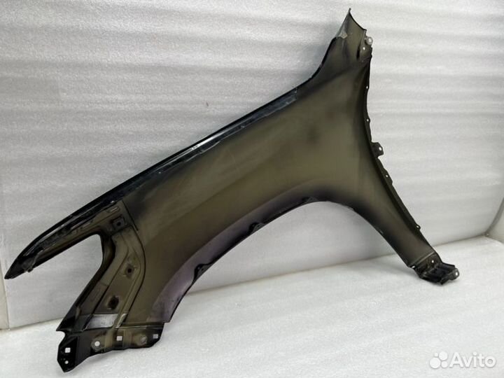 Крыло переднее правое Toyota Lend Cruiser 200