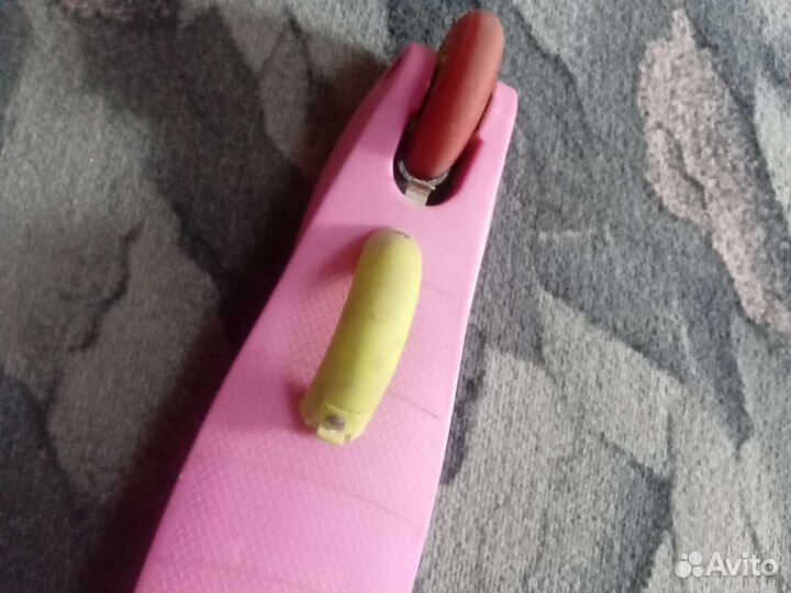 Самокат 3х колёсный для девочки Reaction