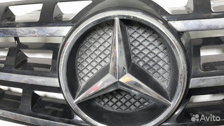 Решетка радиатора передняя Mercedes Ml