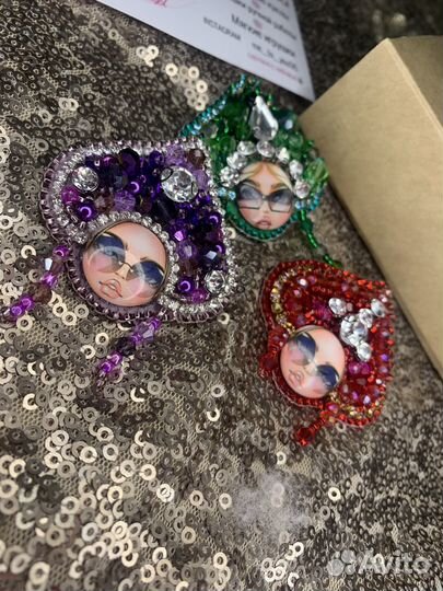 Брошки матрешки