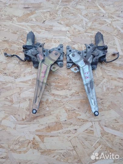 Секлоподемник задний Toyota ae110 ae115