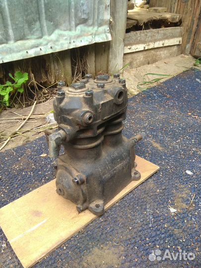 Компрессор двухцилиндровый