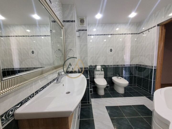 5-к. квартира, 155,1 м², 8/10 эт.