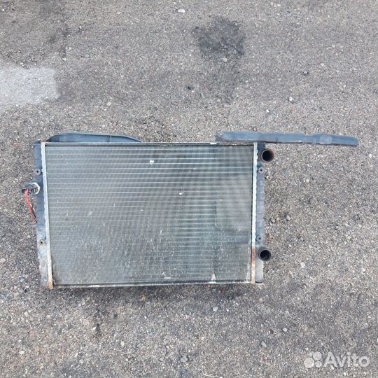 Радиатор охлаждения ауди 80 б4.2.0 бенз