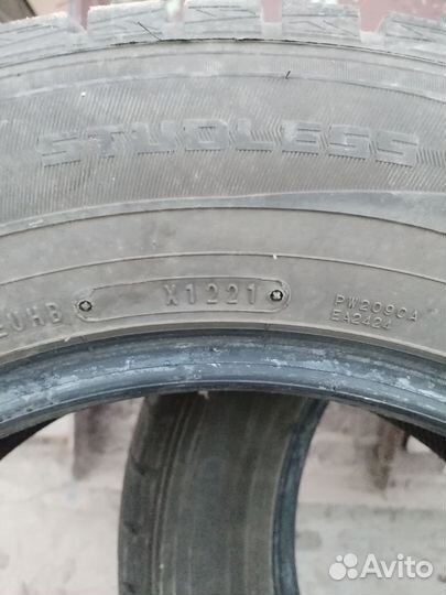 Dunlop SP Winter Ice02 215/65 R16