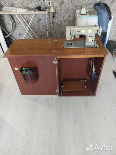 Швейная машина Подольск 142