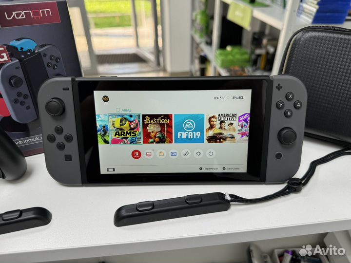 Nintendo Switch + док станция + чехол