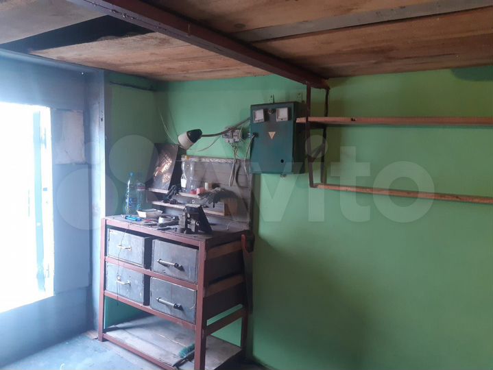 Машиноместо, > 30 м²