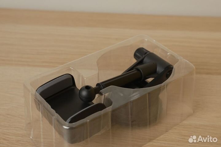 Автомобильный держатель для телефона с присоской