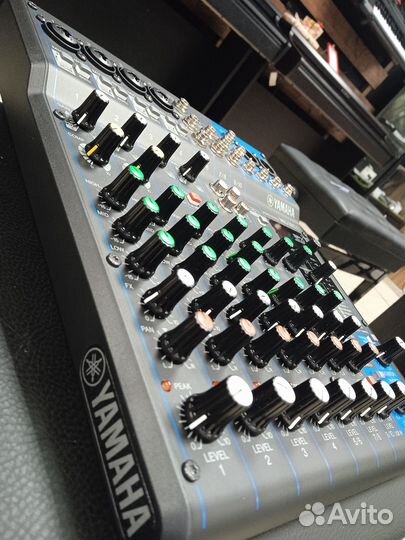 Микшерный пульт Yamaha MG10XU