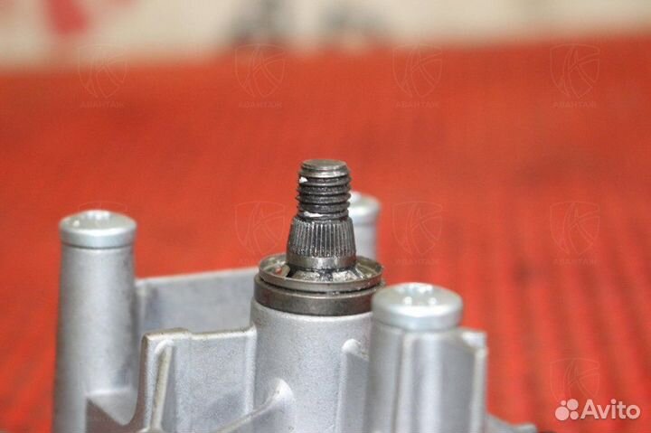 Мотор стеклоочистителя передний Opel Astra H