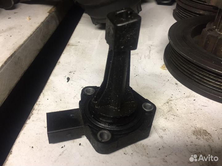 Датчик уровня масла Вольво S80 XC60 XC70