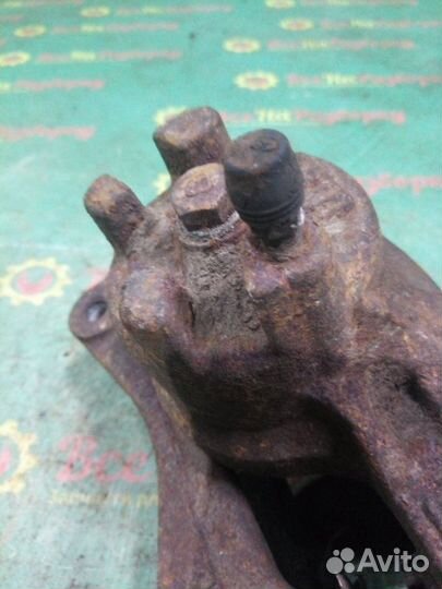 Суппорт передний правый Mitsubishi Lancer 10 1.8