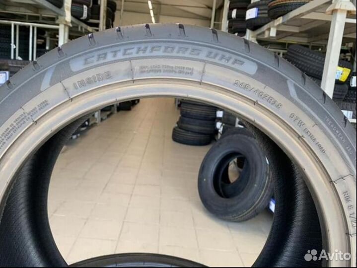 Tracmax Ice-Plus S210 245/40 R18 97V