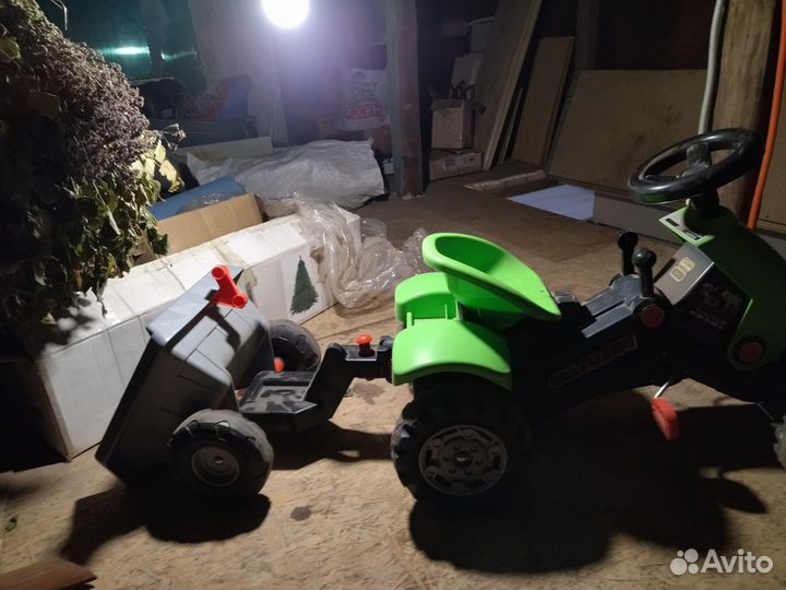 Большой детский трактор с прицепом