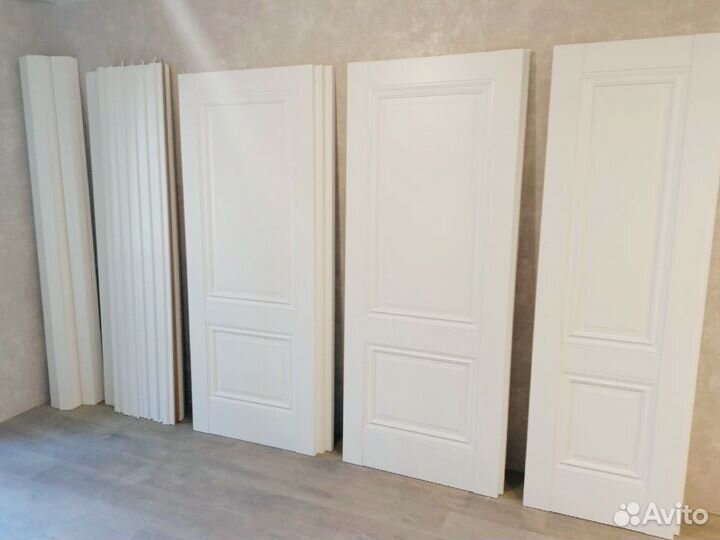 Классические белые двери из экошпона