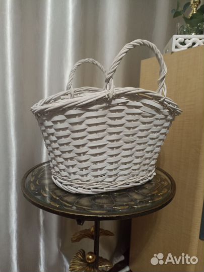 Корзина плетеная для подарка