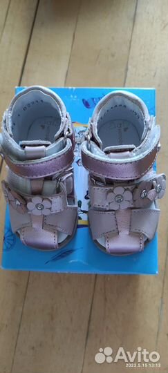 Сандалии для девочки