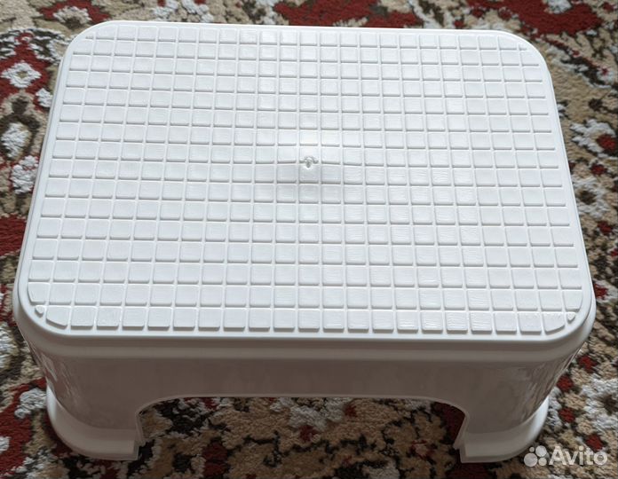 Табурет пластиковый