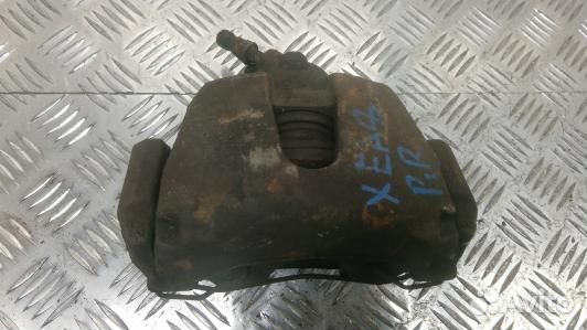 Суппорт тормозной передний правый ford C-MAX 1 (XE