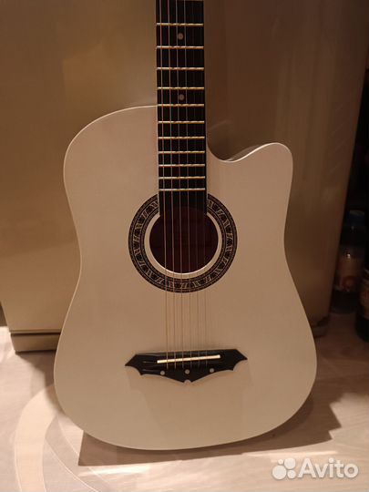 Акустическая гитара