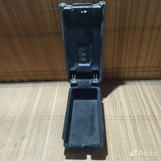 Подлокотник Mercedes-Benz Clk-Class Clk 230 W208