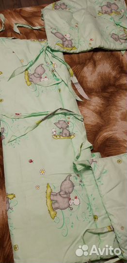 Бортики в кроватку (мало б/у)