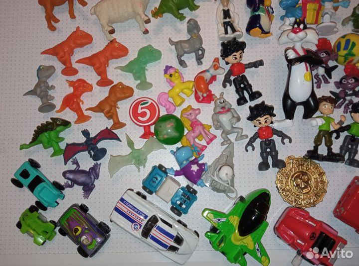 Игрушки из киндера пакетом