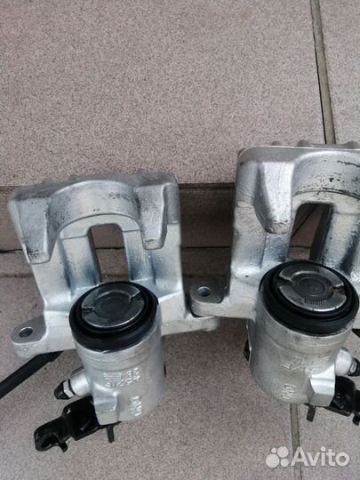 Задние тормозные суппорта VAG