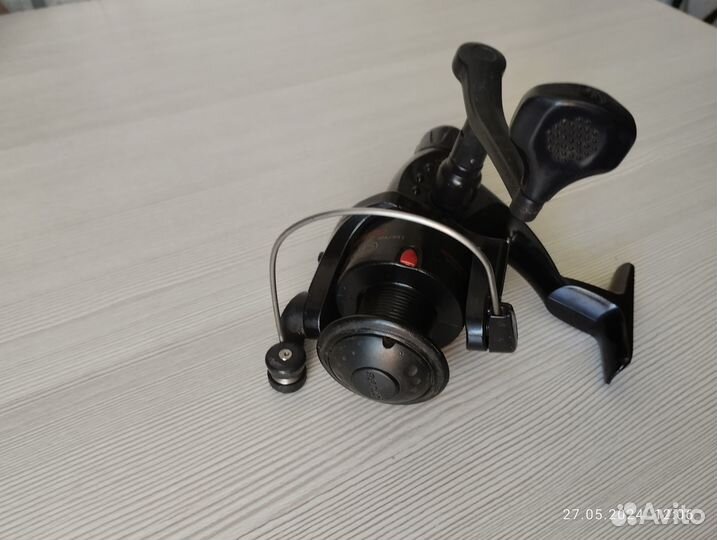 Катушки рыболовные: безынерционная и инерционная