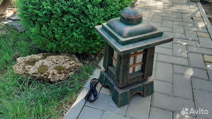 Японский садовый фонарь