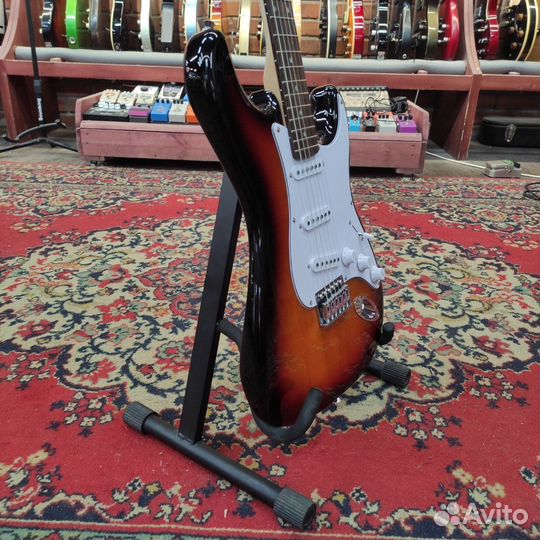 Электрогитара Fernandes Stratocaster LE-1Z SSS