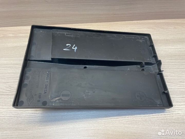 Площадка аккумулятора Renault Logan