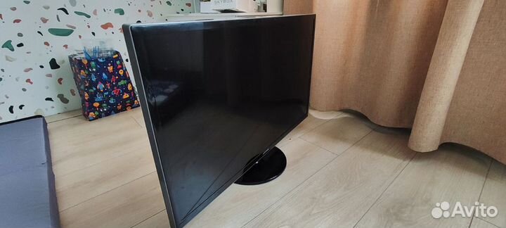 LED телевизор Samsung UE32F4000AW