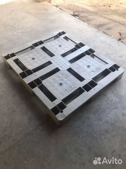 Пластиковые поддоны паллеты бу