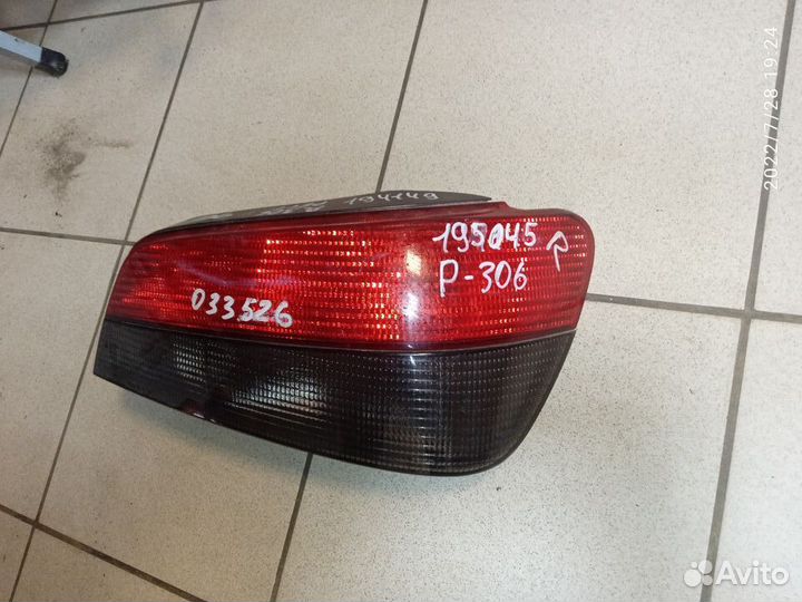 Фонарь задний наружный правый Peugeot 306