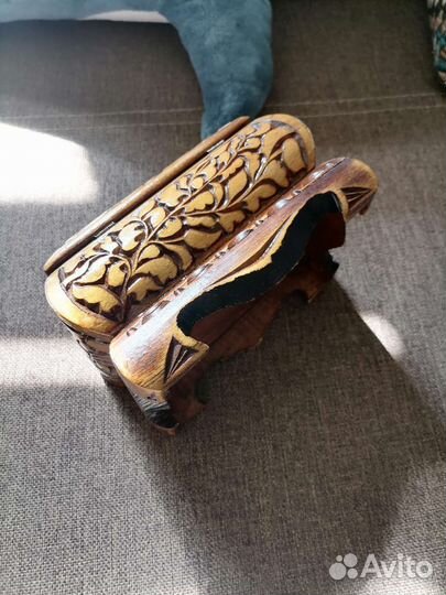 Шкатулка резная деревянная