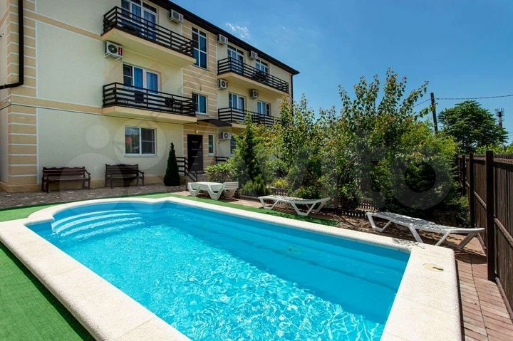 Комната 15 м² в > 9-к., 1/3 эт.