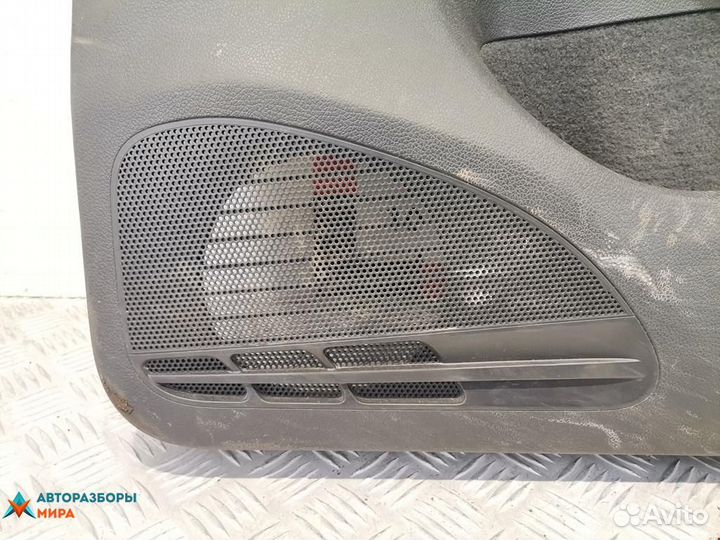 Обшивка двери передняя правая Volkswagen Golf 5