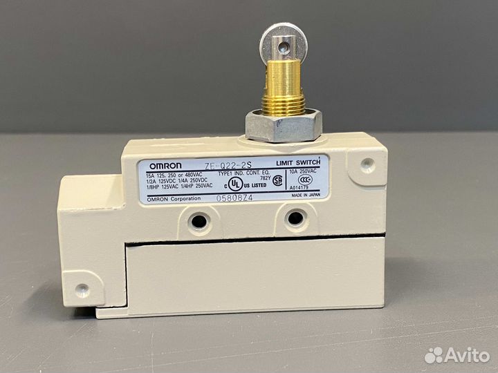 Omron ZE-Q22-2S Датчик, новый, 1 шт