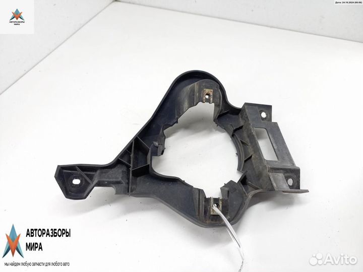 Рамка фары противотуманной левой BMW 1 7118151