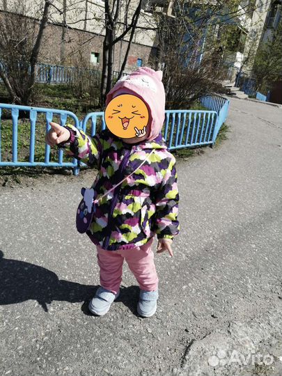 Куртка Деми и джинсы