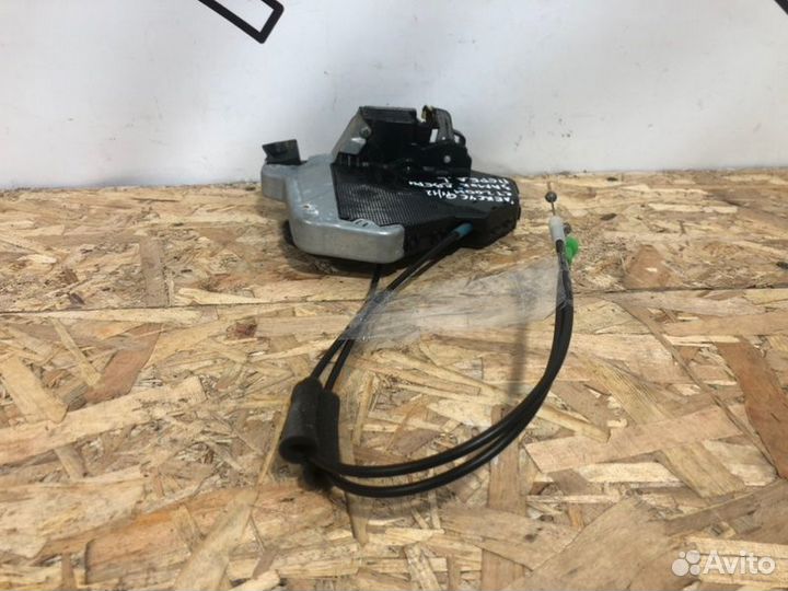 Замок двери передний левый Lexus Ct200H 1 До