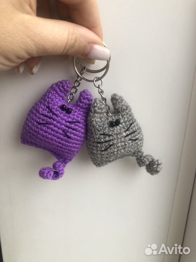 Вязаный брелок