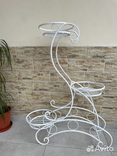 Цветочница кованая